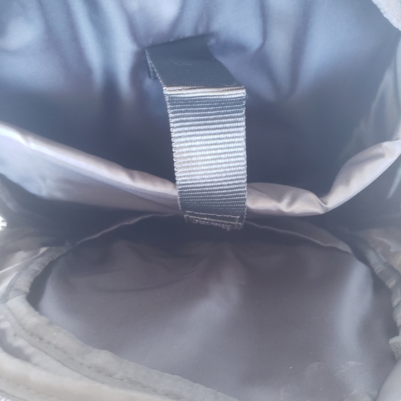 Targus Groove 27L Laptop Bacpack! - Picture 8 of 12